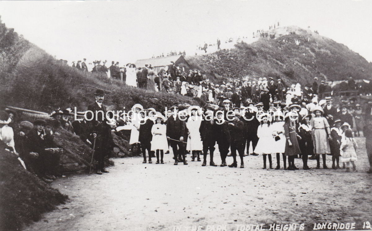 508A - Tootle Height - A group of visitors - Unknown